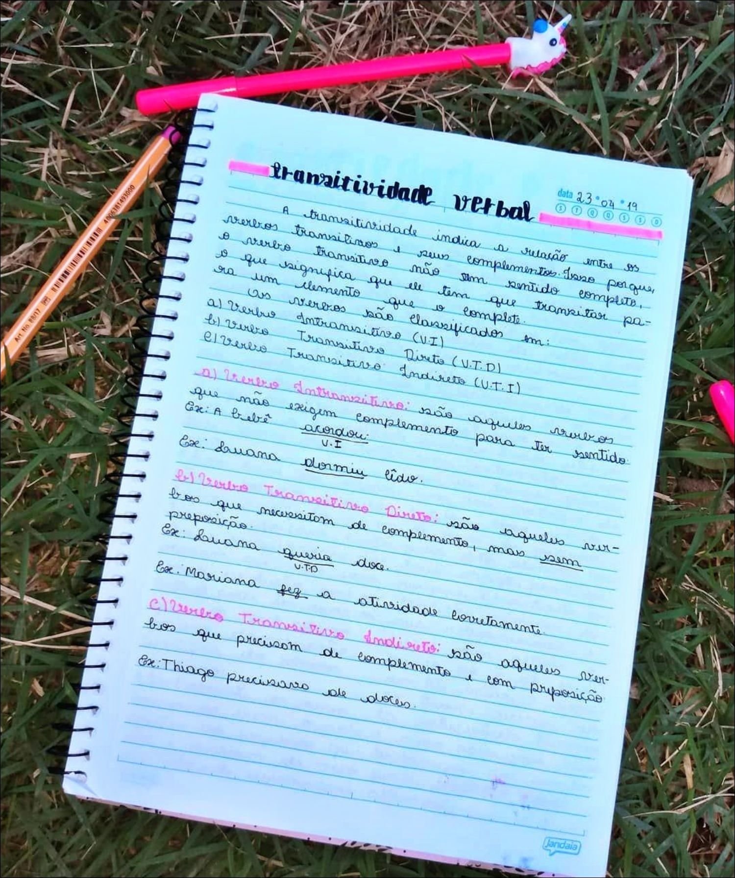 Mapa mental com transitividad verbal no centro, ramificando-se para A transativridade e relação entre son
