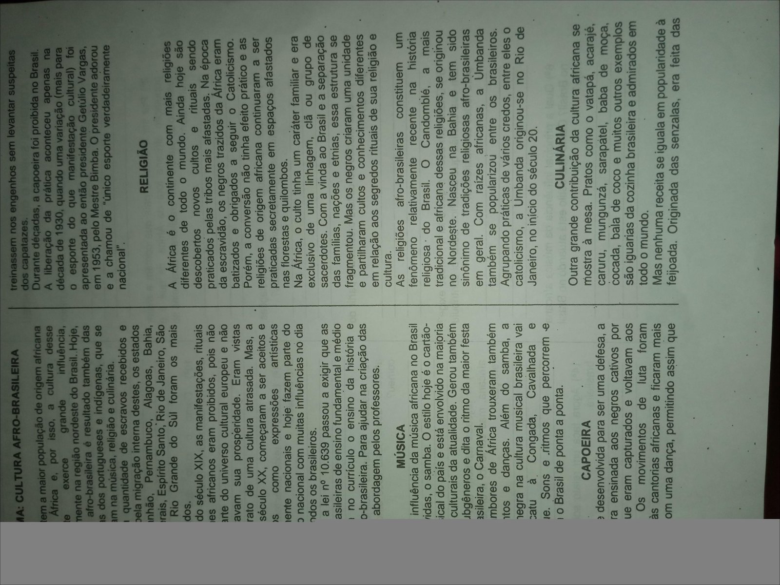 Mapa mental com Capoeira no centro, ramificando-se para treinassem e engenhos