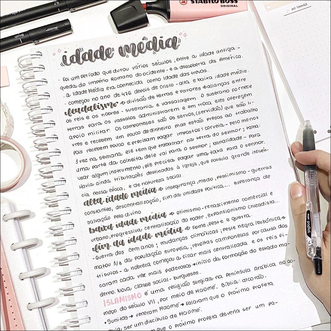 Idade Média: Feudalismo, Sociedade e Economia