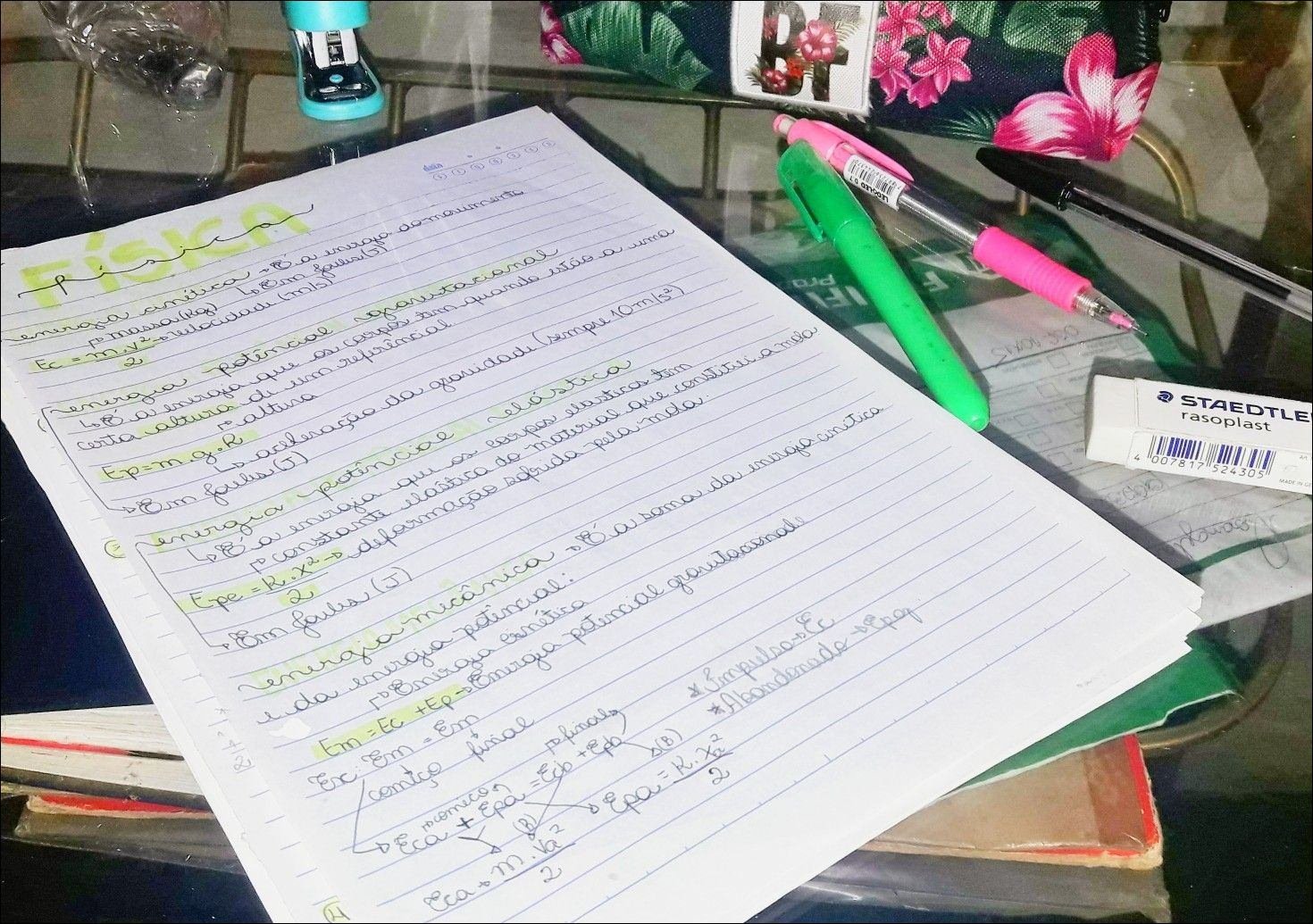 Mapa mental com a palavra FÍSICA no centro, ramificando-se para Term e LG anoon